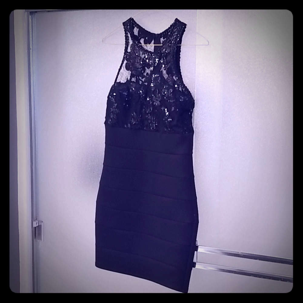 Black Fitted Dress with sequined/lace top